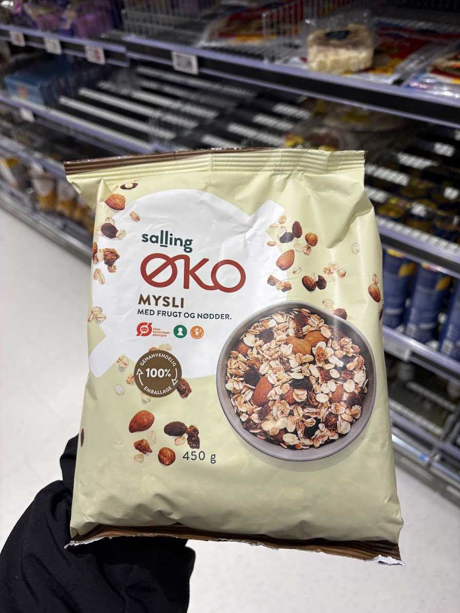 Mysli med frugt og nødder