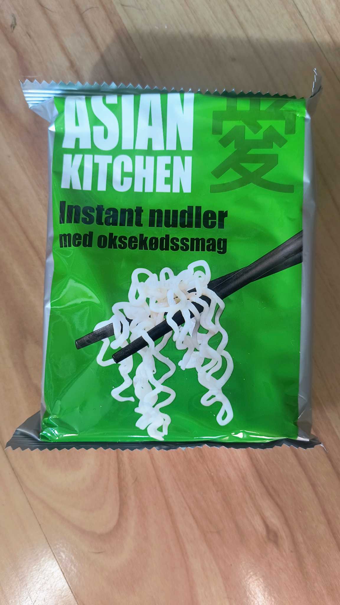 Instant nudler med oksekødssmag